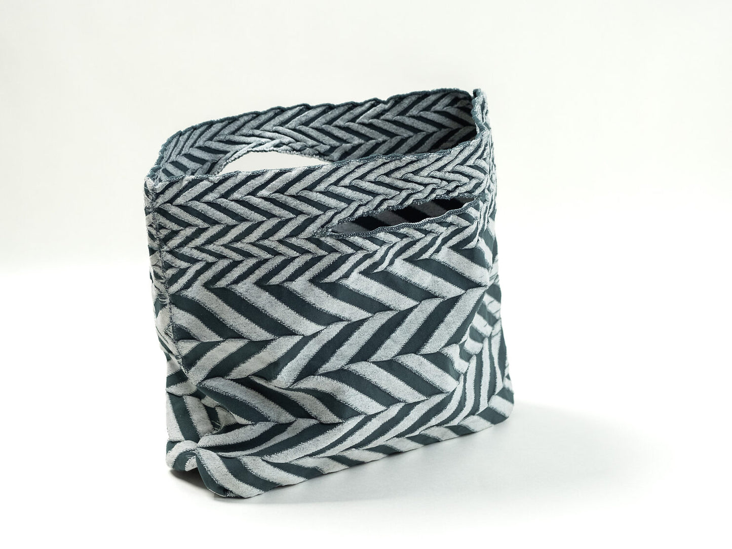 <mate-mono><Konbu>HERRINGBONE BAG (M)